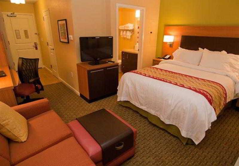 Towneplace Suites By Marriott Monroe Habitación foto
